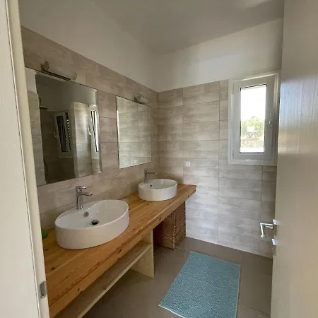 Stunning Sea-view With Pool In וילה Kamária