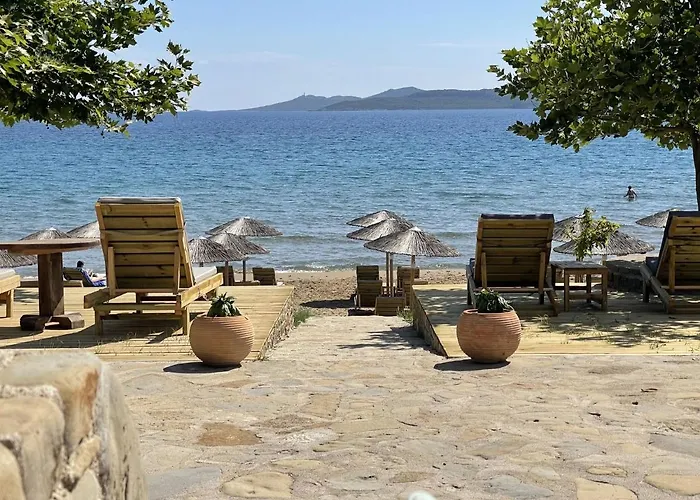 In With Pool Villa Kamária