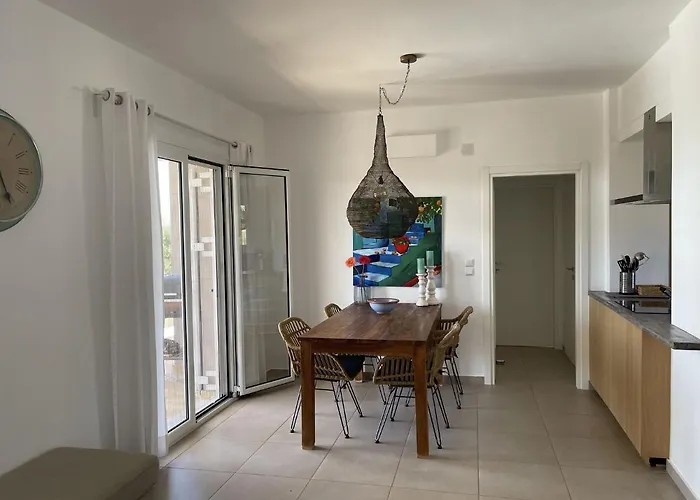 In With Pool Βίλα Καμάρια