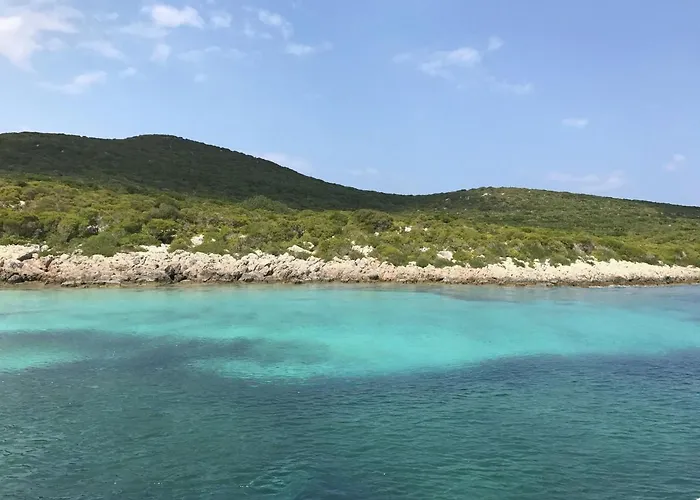 Βίλα In With Pool *