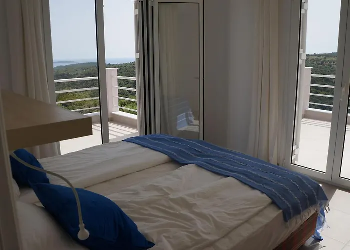 In With Pool Βίλα *