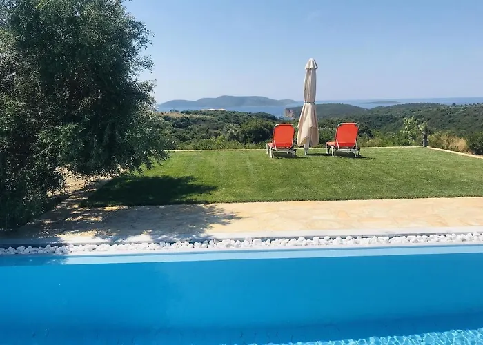 In With Pool * Καμάρια